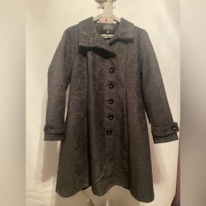 MONTANACO deep purple button down trench coat, Size XL. Excellent Condition